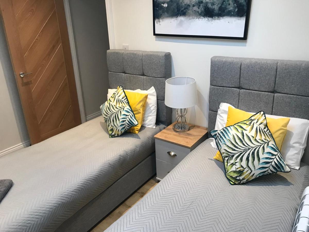 Heart Of Henley 1 & 2 Bedroom Apartments Exterior photo