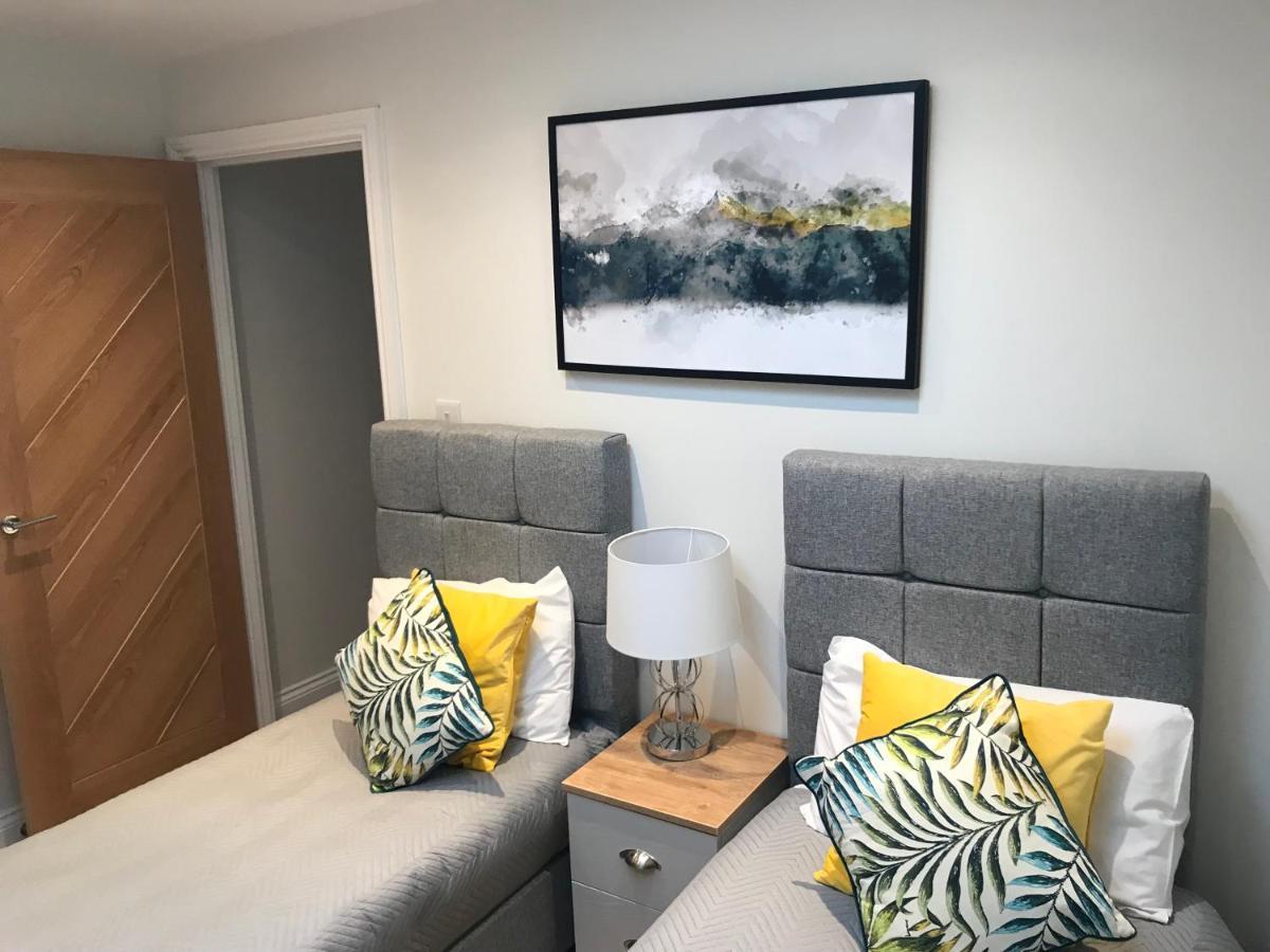 Heart Of Henley 1 & 2 Bedroom Apartments Exterior photo